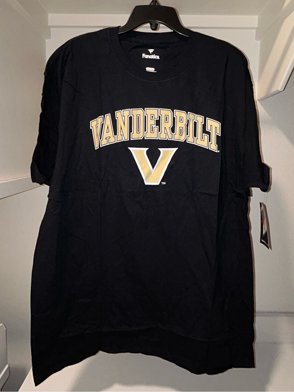 🏈🏟️ Vanderbilt University Commodores Marquee Shirt 🏟️🏀